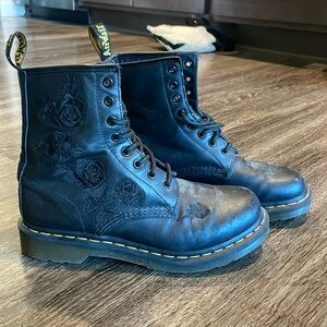 Doc Martens: 1460 VONDA MONO WOMEN'S FLORAL BOOTS